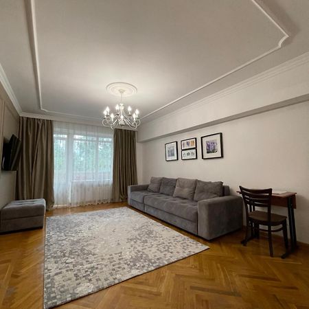 Двухкомнатная Квартира На Арбате Almaty Extérieur photo