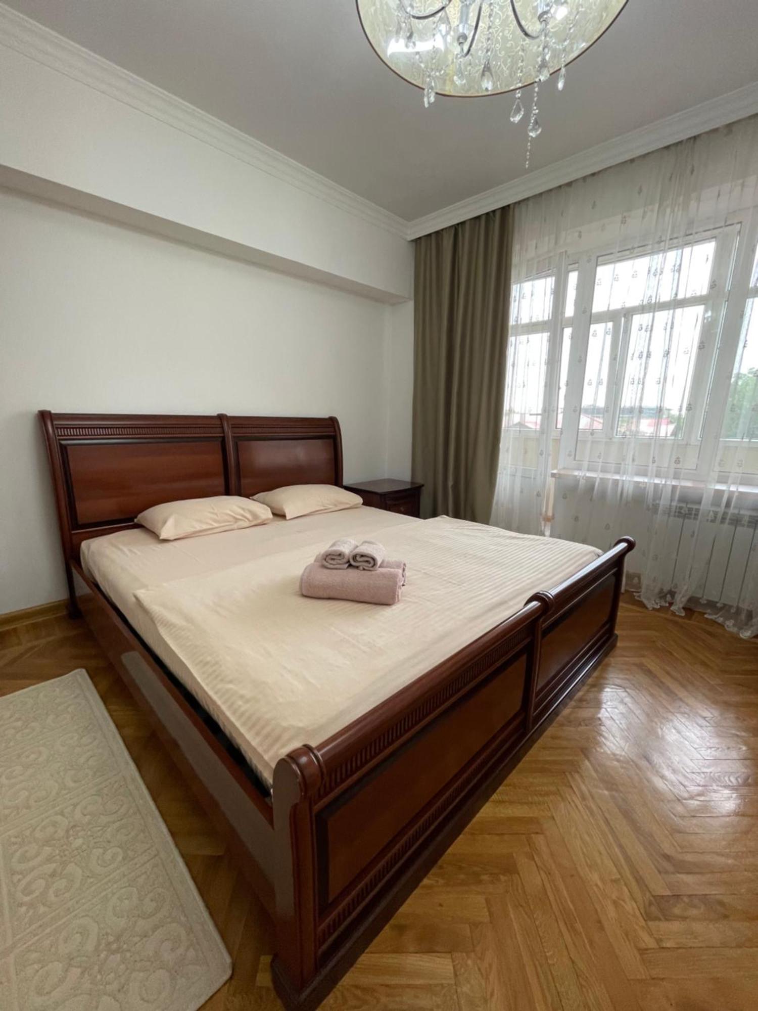 Двухкомнатная Квартира На Арбате Almaty Extérieur photo