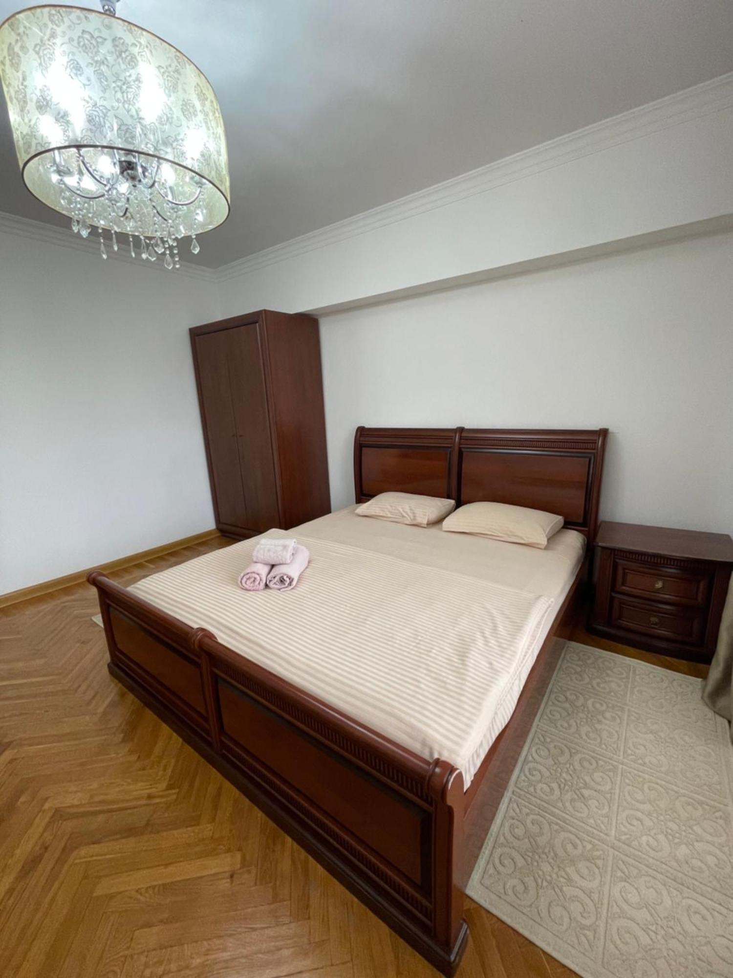 Двухкомнатная Квартира На Арбате Almaty Extérieur photo