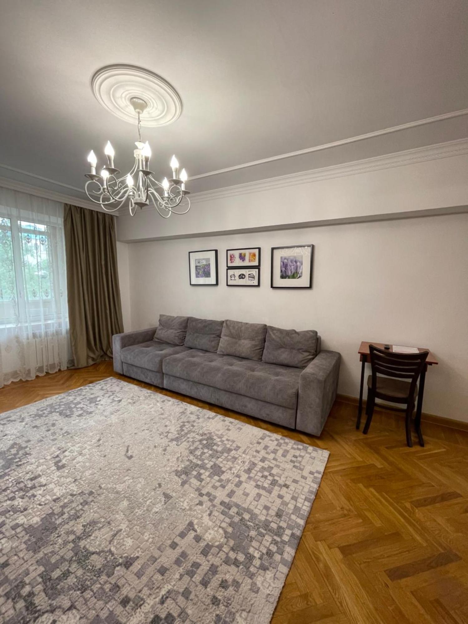 Двухкомнатная Квартира На Арбате Almaty Extérieur photo