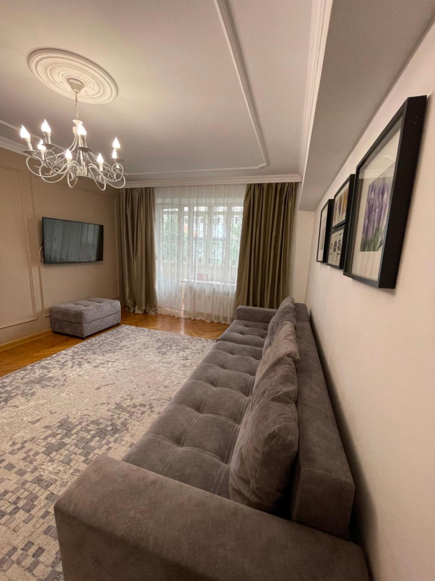 Двухкомнатная Квартира На Арбате Almaty Extérieur photo